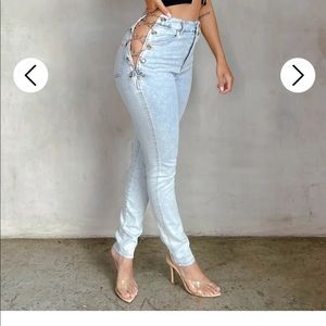 High Waisted Chain Detail denim